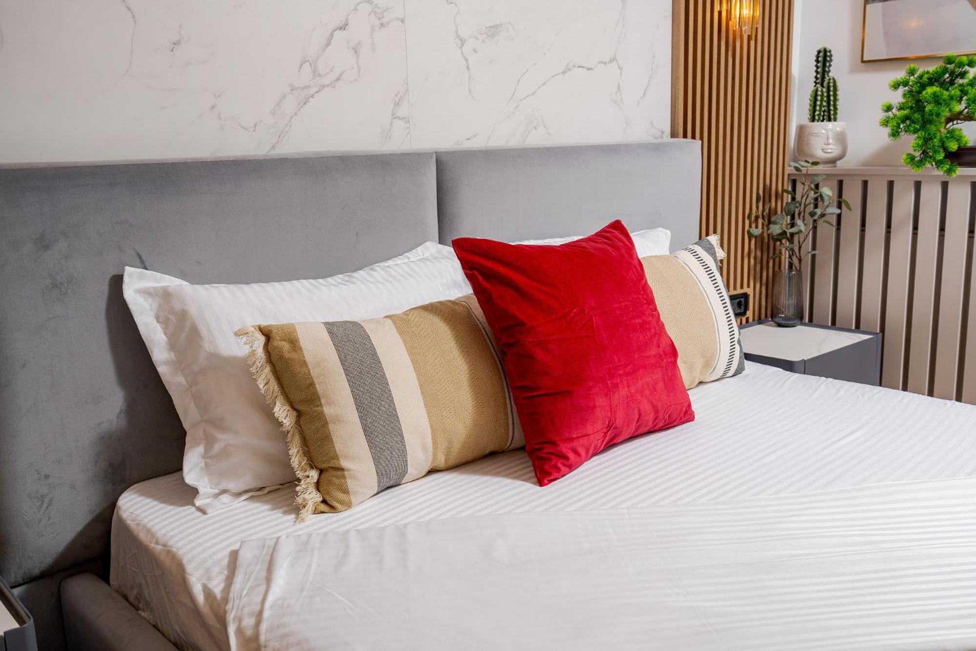 Romana Vibe Elegance In The Heart Of The City بوخارست المظهر الخارجي الصورة